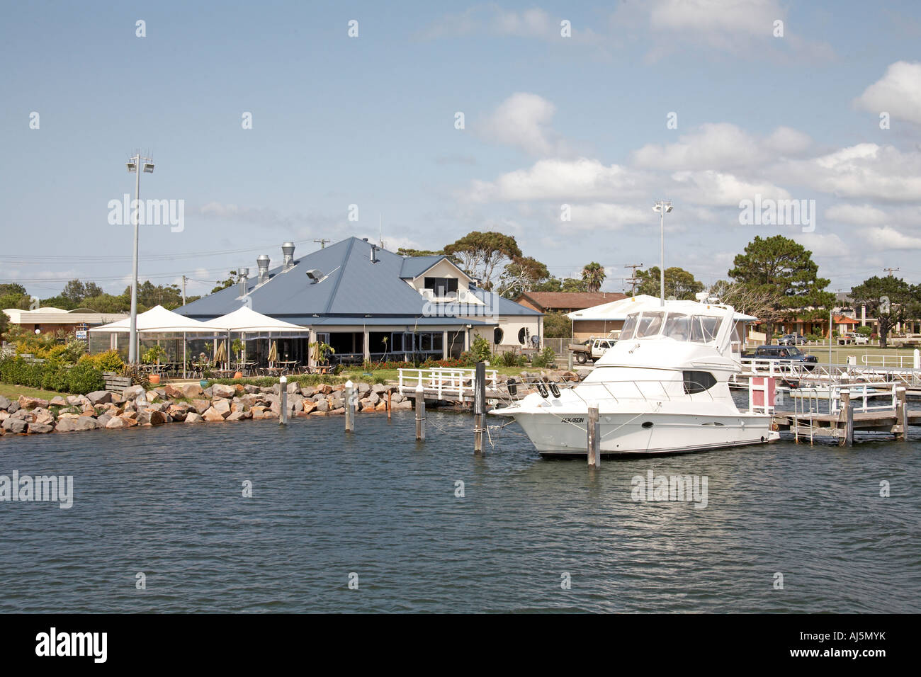 Boat harbour port stephens hires stock photography and images Alamy