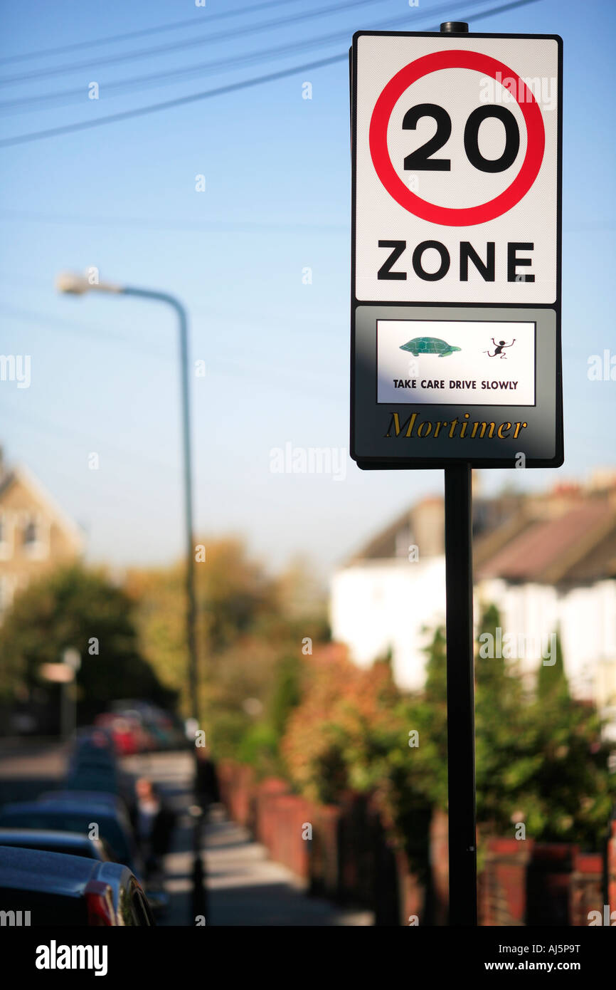 20mph speed limit sign in residential area of london Stock Photo Alamy