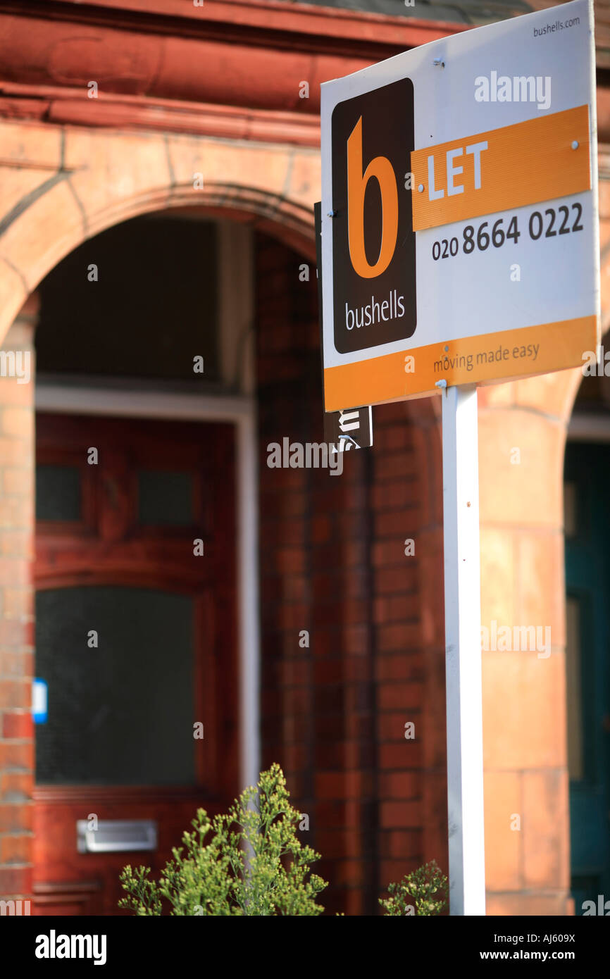 To Let sign outside residential property Stock Photo - Alamy