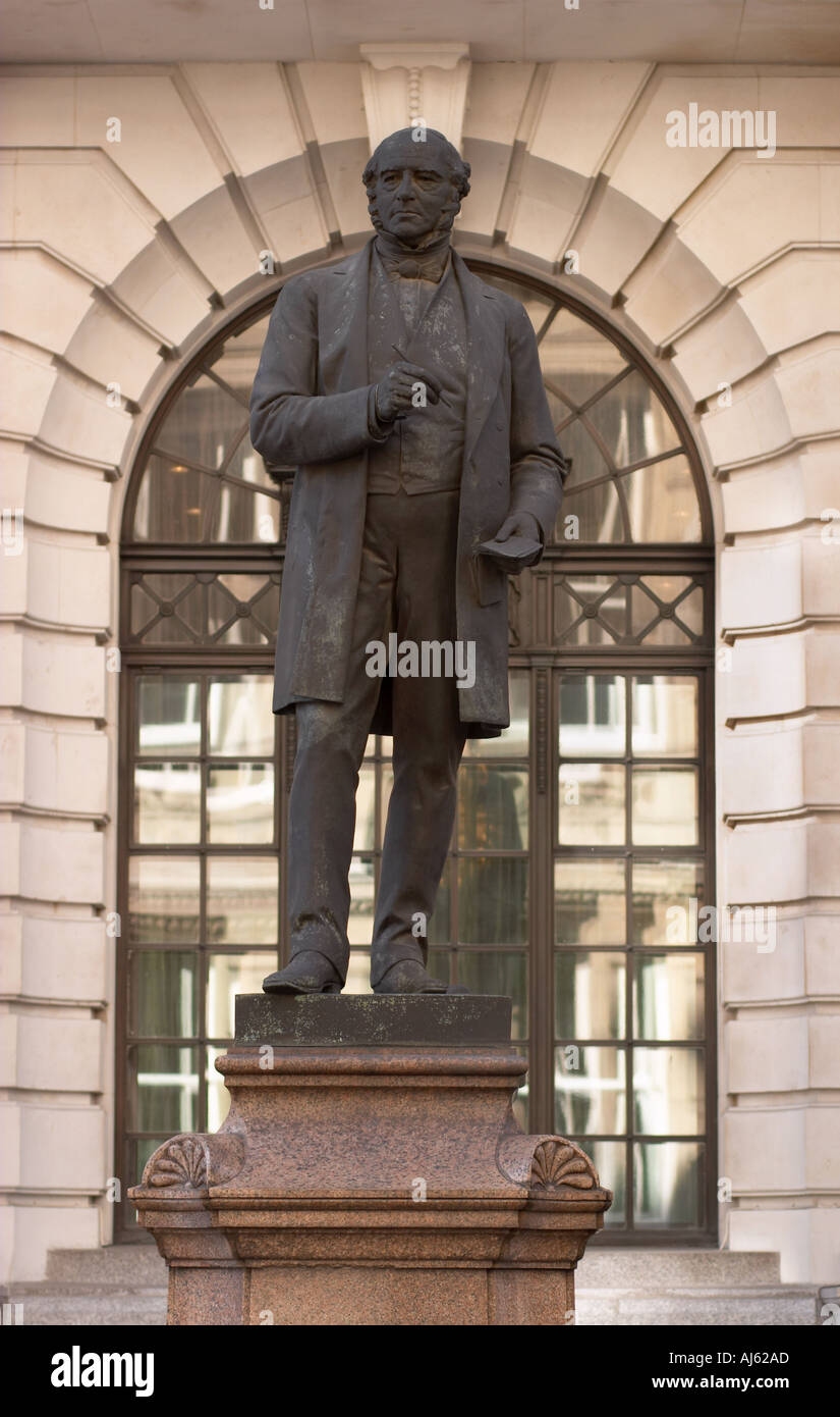 Statue of Roland Hill who introduced the Penny post in 1840 Stock Photo