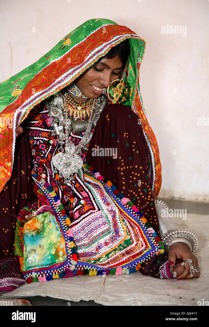 Portrait of young married Harijan Tribal woman with huge nose ring in Ludia Village, nr Khavda, Kutch district, Gujarat, India Stock Photo