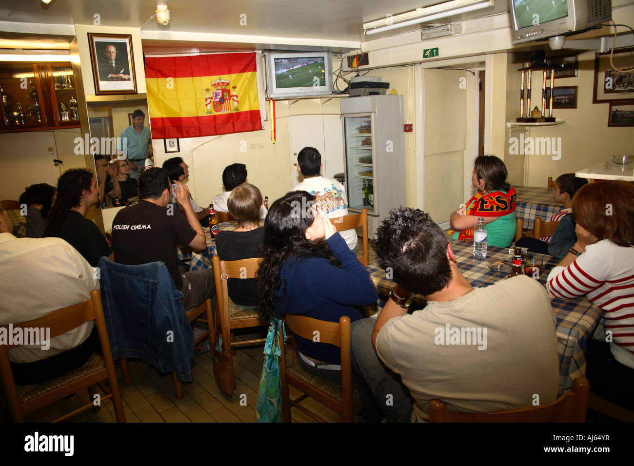 Spanish supporters in a galician restaurant, London, Spain vs France, 2006 World Cup Finals Stock Photo