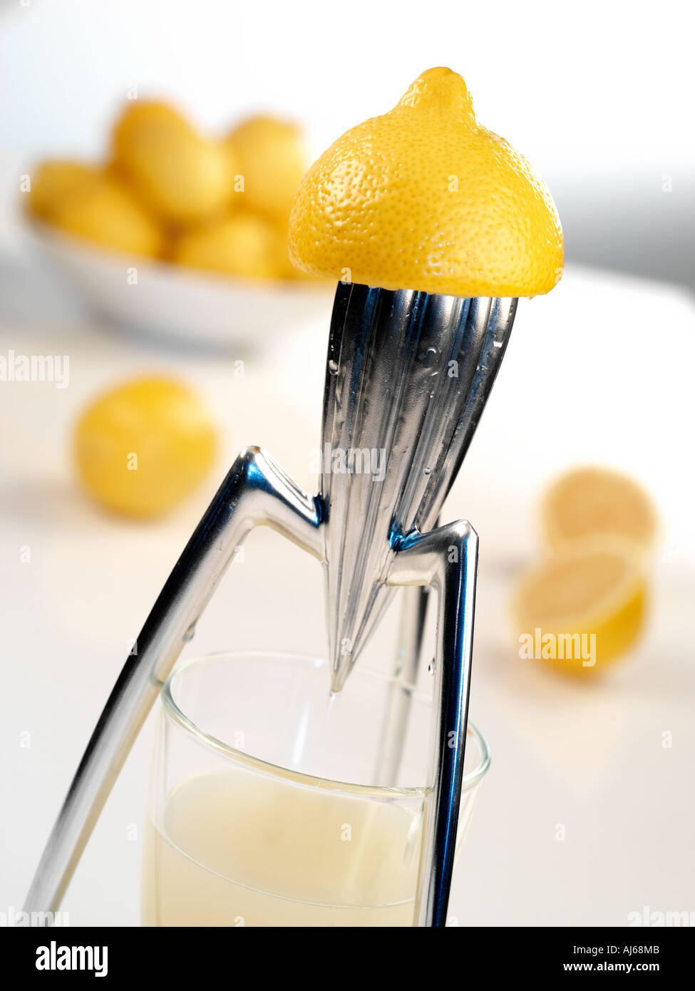 LEMON SQUEEZER Stock Photo Alamy