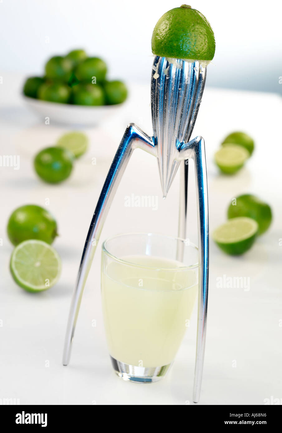 LIME SQUEEZER Stock Photo Alamy