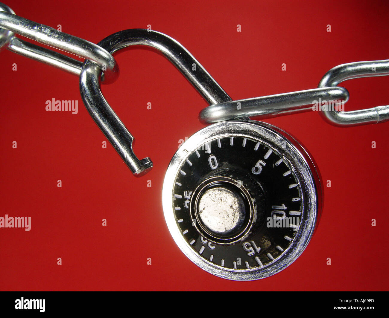 Chain with lock Symbol for passwords marriage data security access control etc Stock Photo Alamy
