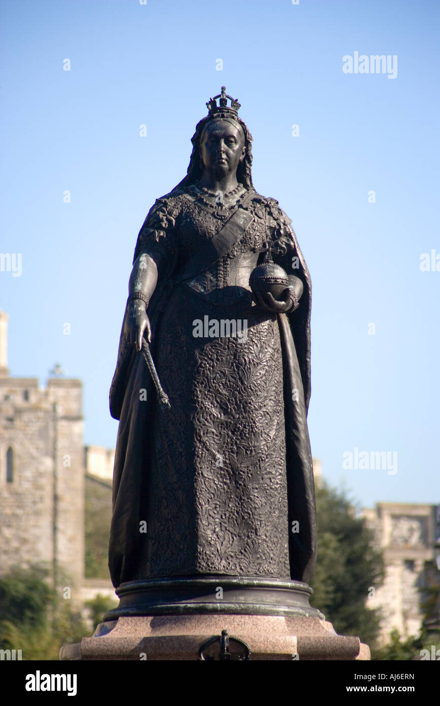 Statue of Queen Victoria outside Castle Windsor England UK Stock Photo