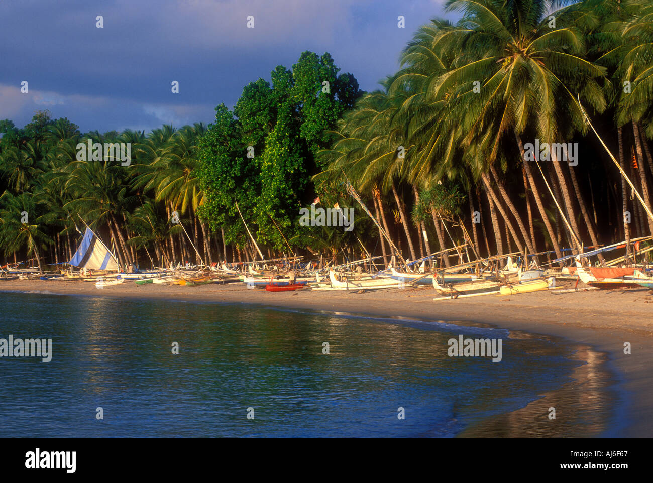 Asian sailing boats hi-res stock photography and images - Alamy