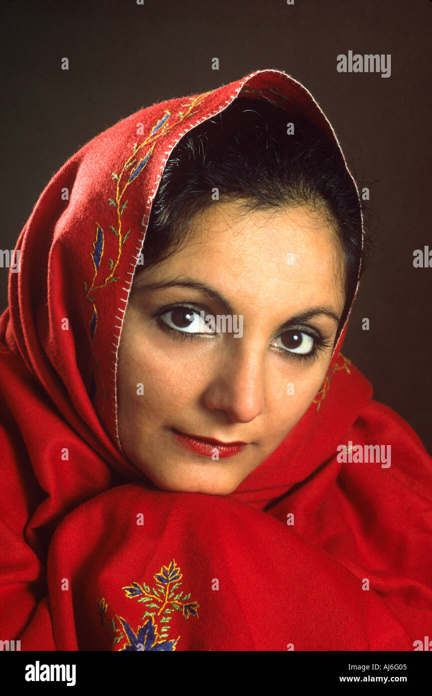 Red indian woman hi-res stock photography and images - Alamy