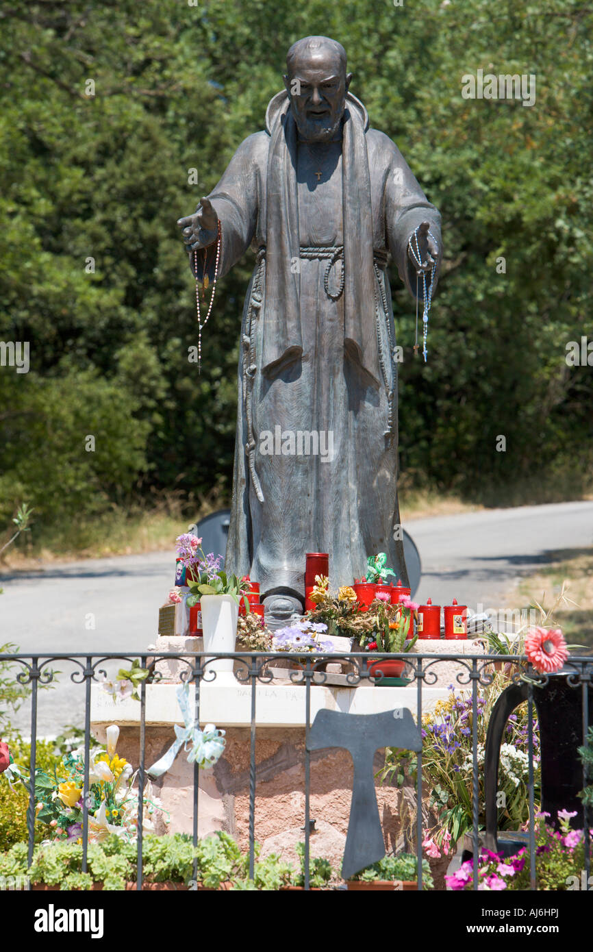 Padre Pio Shrine And Statue Assisi Umbria Italy Stock Photo Alamy Padre pio shrine and statue assisi umbria italy stock photo alamy