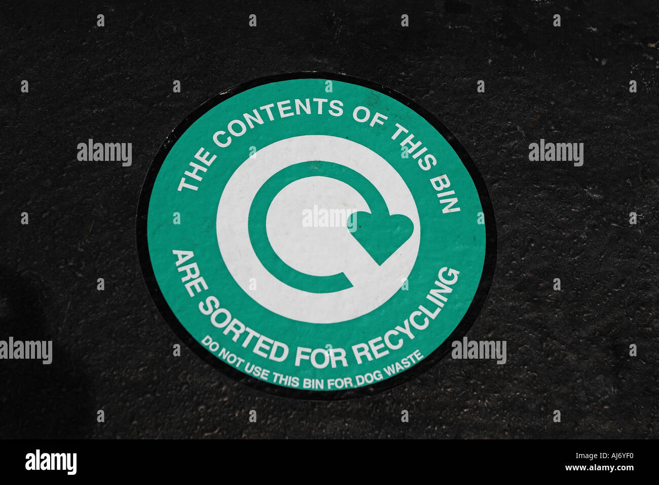 Recycling symbol uk hi-res stock photography and images - Alamy