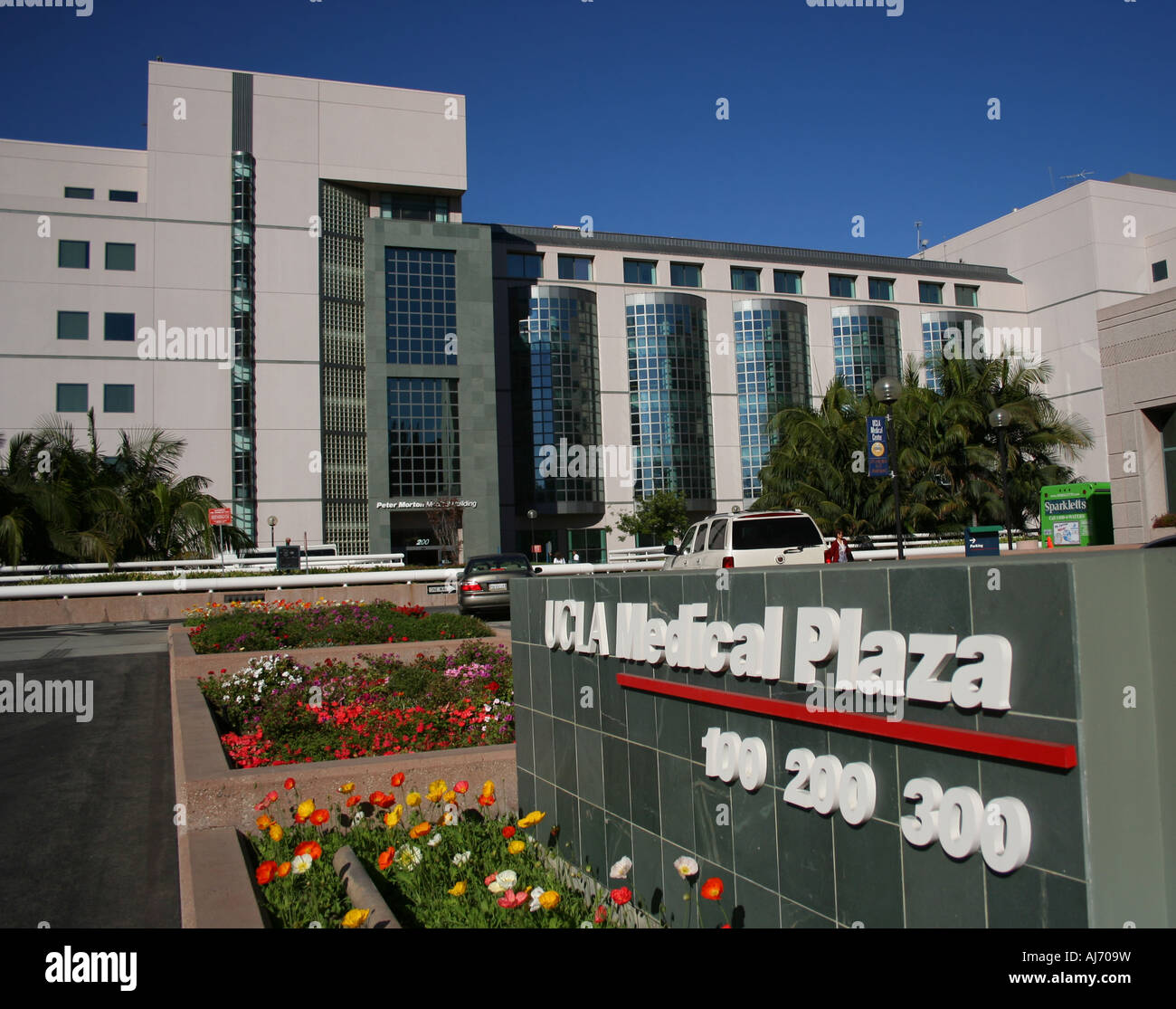 Ucla medical center hires stock photography and images Alamy