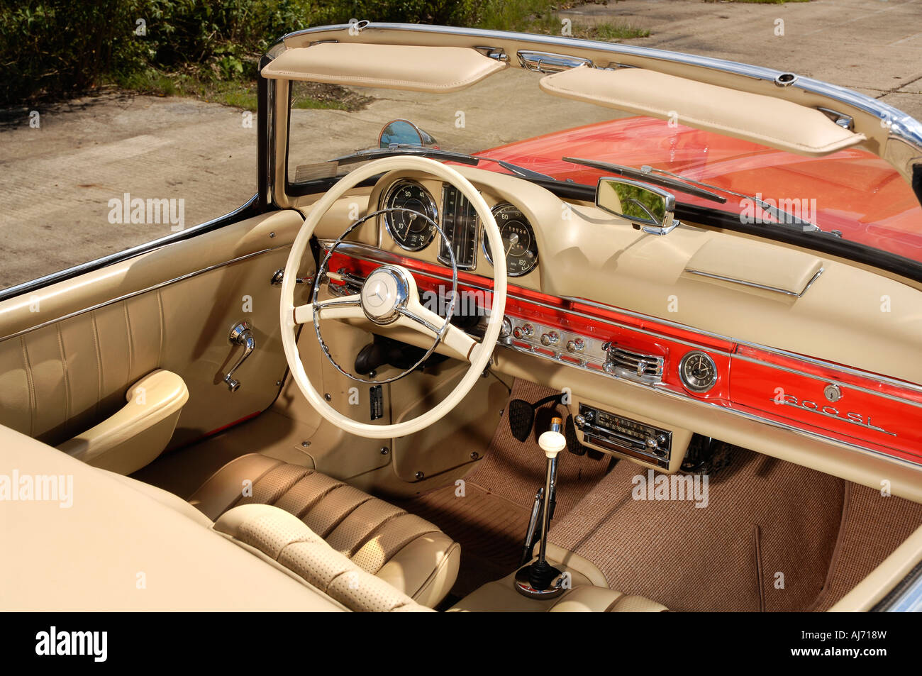 Sl 300 mercedes interior hi-res stock photography and images - Alamy