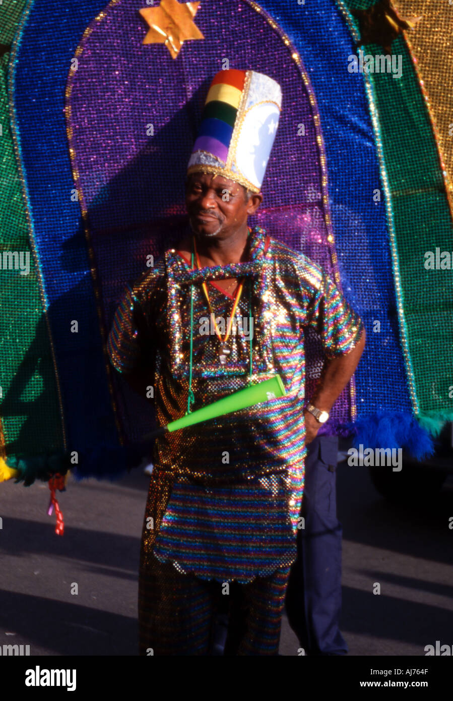 Male dancer notting hill carnival hi-res stock photography and images ...