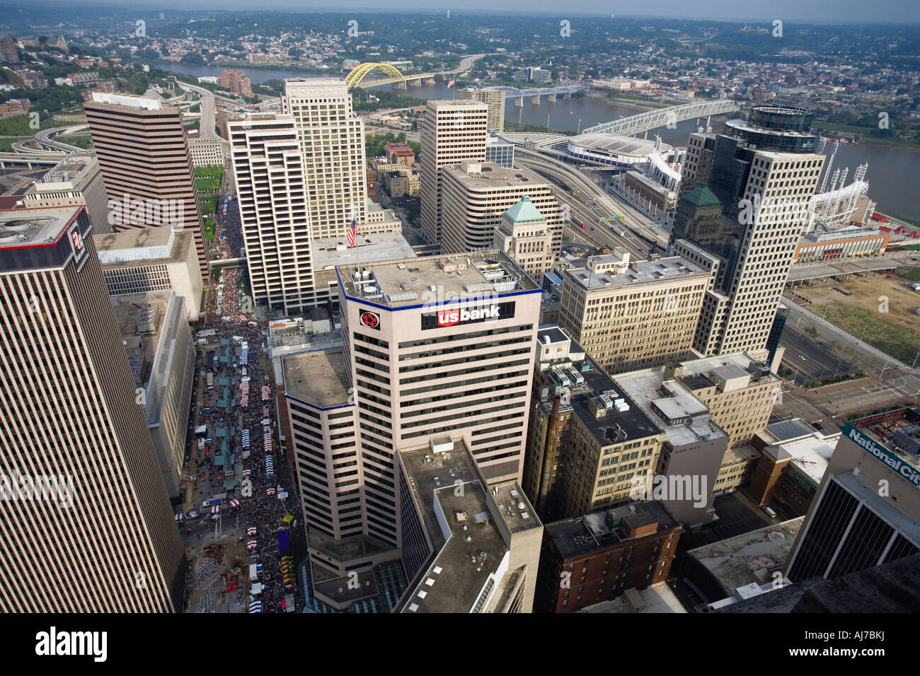 Carew tower cincinnati hi-res stock photography and images - Alamy