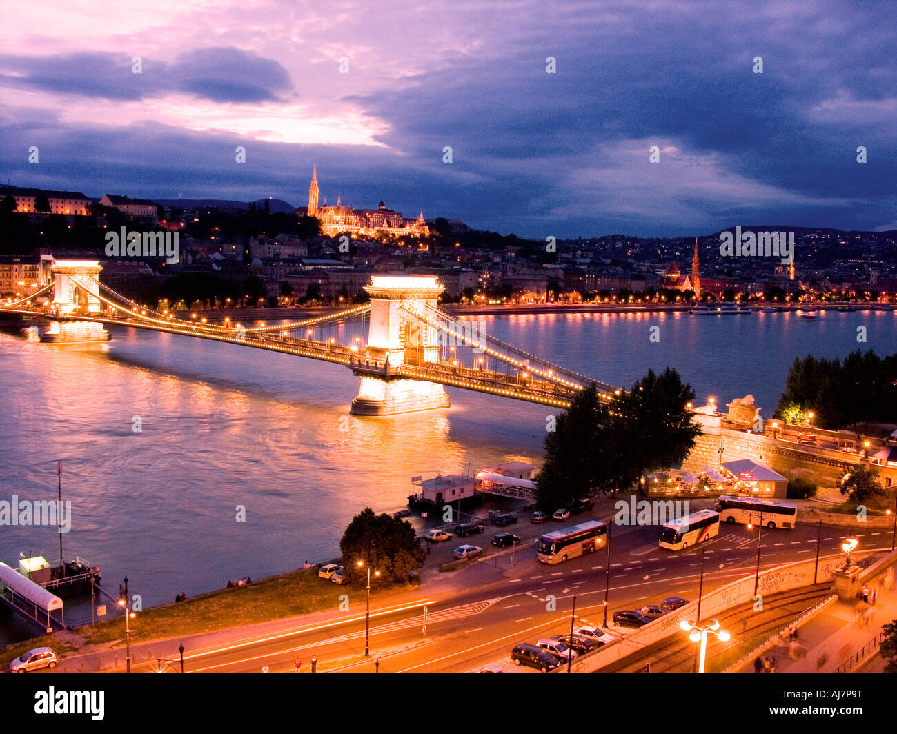 Chain Bridge and Buda castle, Budapest, Hungary Stock Photo - Alamy