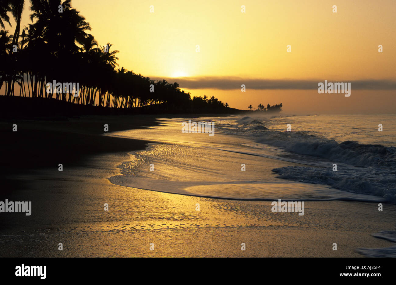 Sunrise over Brenon Beach, near Elmina, Ghana Stock Photo
