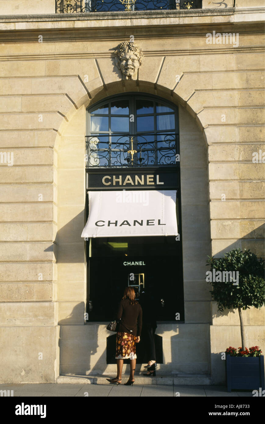 A NEW CHANEL STORE ON RUE CAMBON