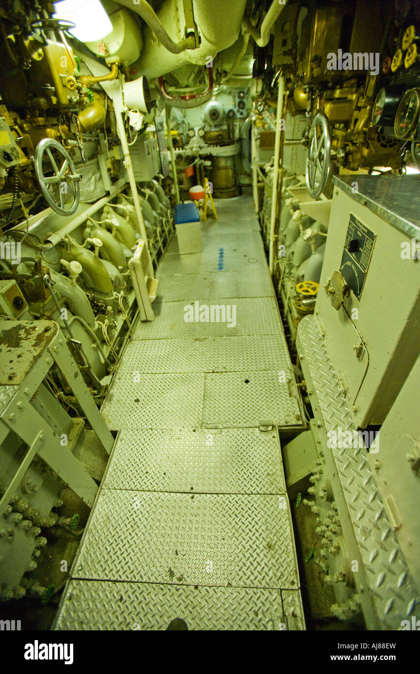 Engine room of the USS Becuna Stock Photo Alamy