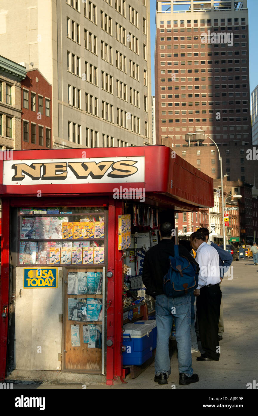 News agent magazine stand hires stock photography and images Alamy