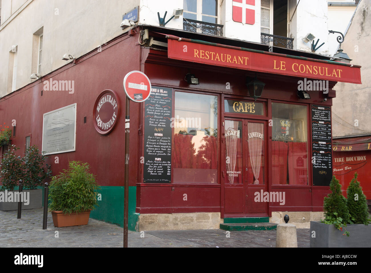 Le Consulat restaurant in Montmartre Paris France Stock Photo Alamy