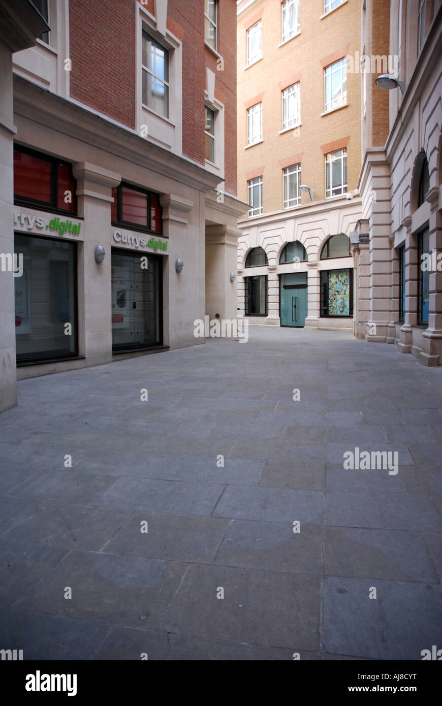 Walkway in the City of London Stock Photo - Alamy