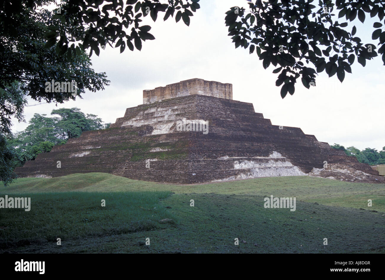 One of the unusual pyramids made of kilned bricks at the Mayan ruins of Comalcalco, Tabasco, Mexico Stock Photo