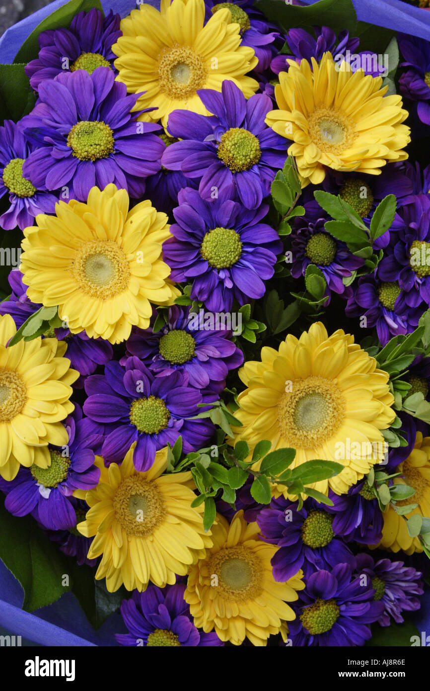 Flower bouquet hi-res stock photography and images - Alamy