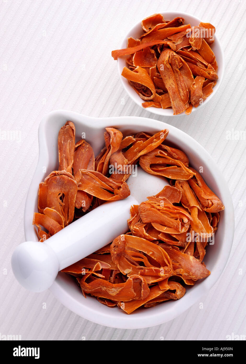 MACE BLADES IN PESTLE AND MORTAR Stock Photo Alamy