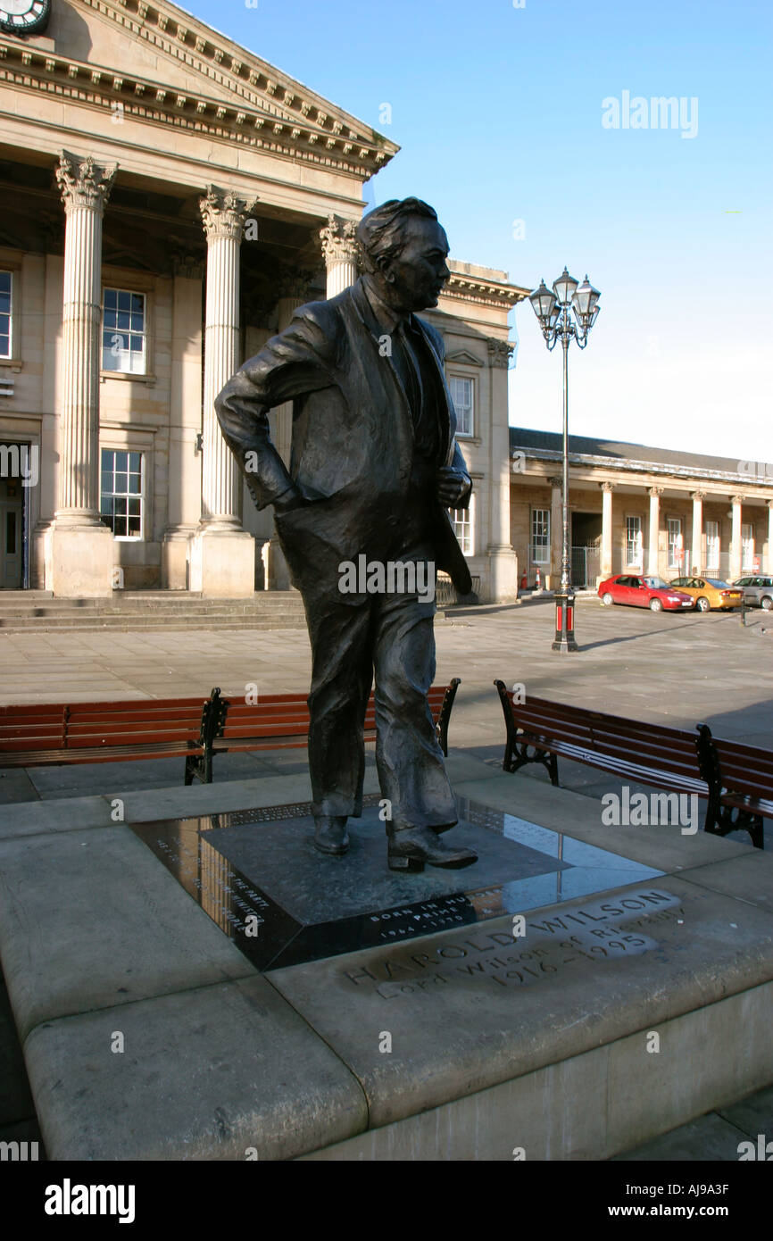 Statue of Harold Wilson Lord Wilson of Rievaulx Huddersfield Railway