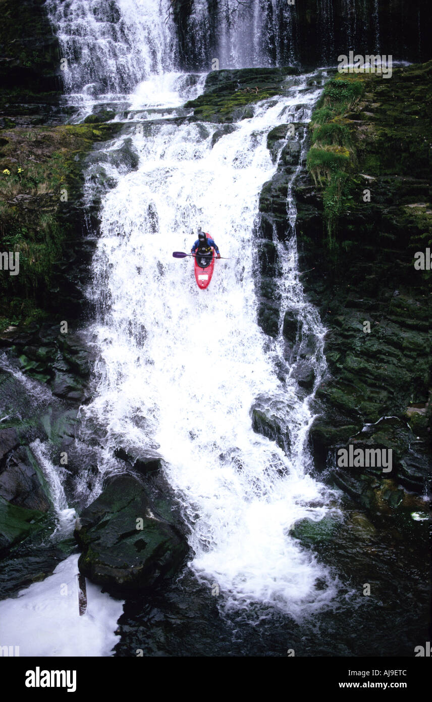 Shaun Baker extreme kayak freefall world record holder descends a