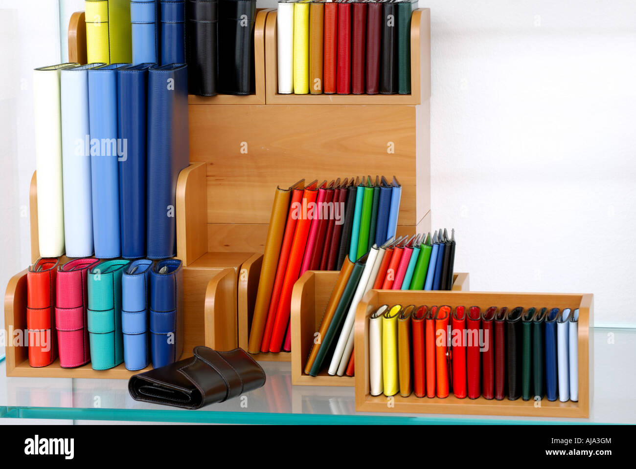 Colourful leather goods italy hi-res stock photography and images - Alamy