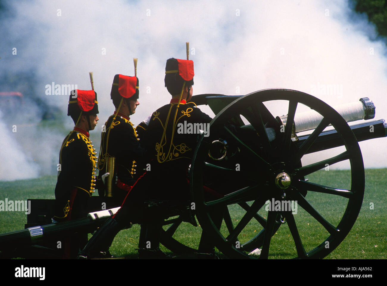 UK London England Hyde Park Gun Salute Canon Stock Photo Alamy