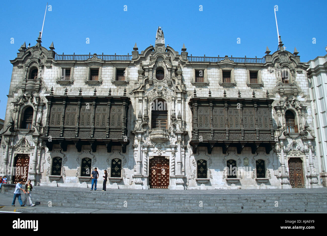 Archbishop's Palace, Plaza de Armas (Plaza Mayor), Lima, Peru Stock ...