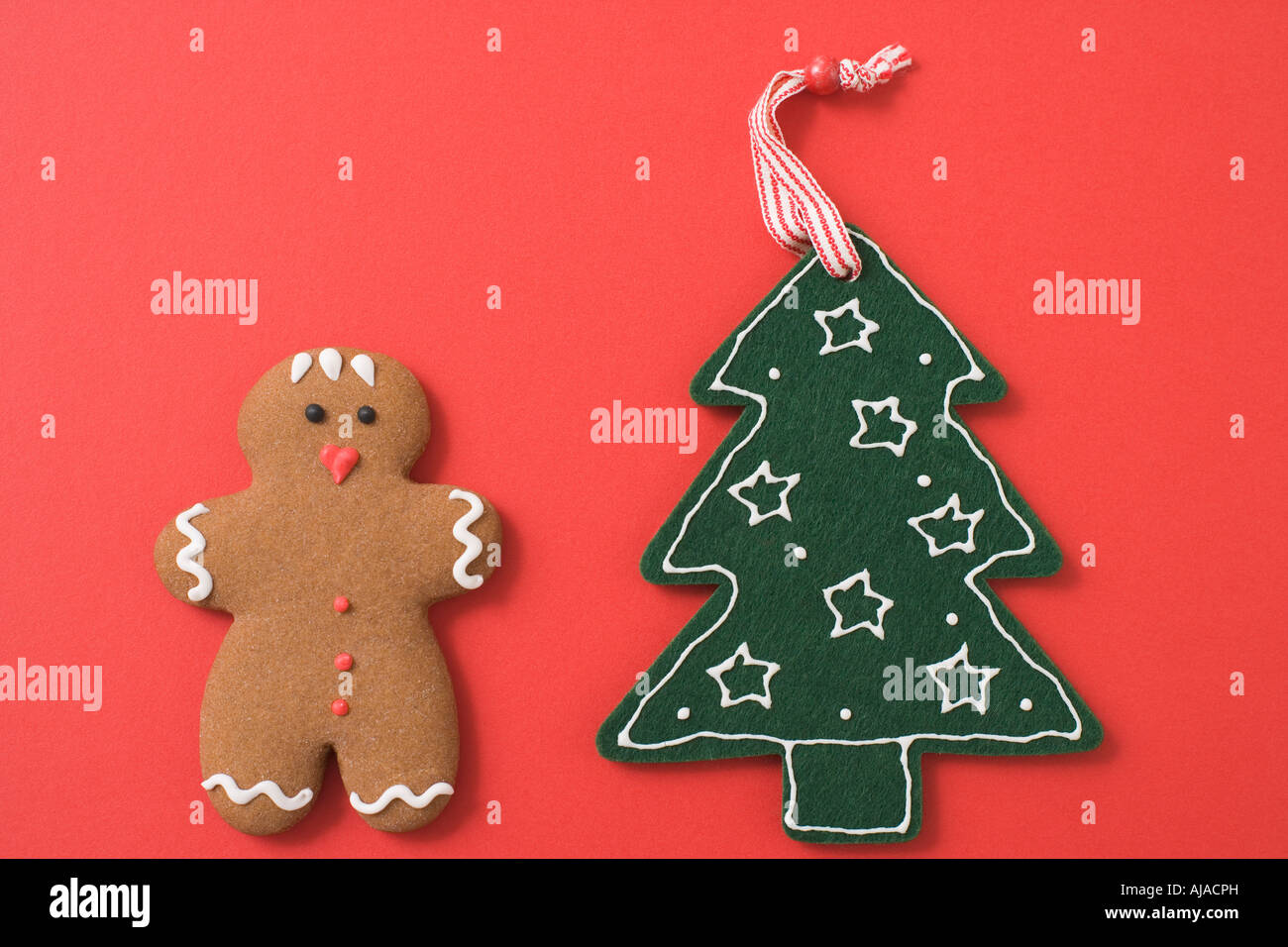 Ginger cookies red christmas hi-res stock photography and images - Alamy