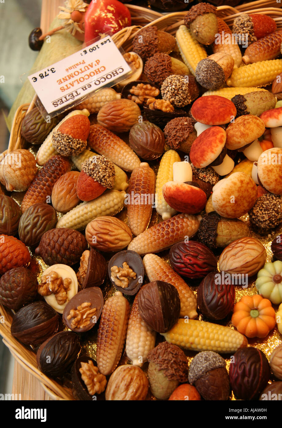 Conkers de chocolate hi-res stock photography and images - Alamy