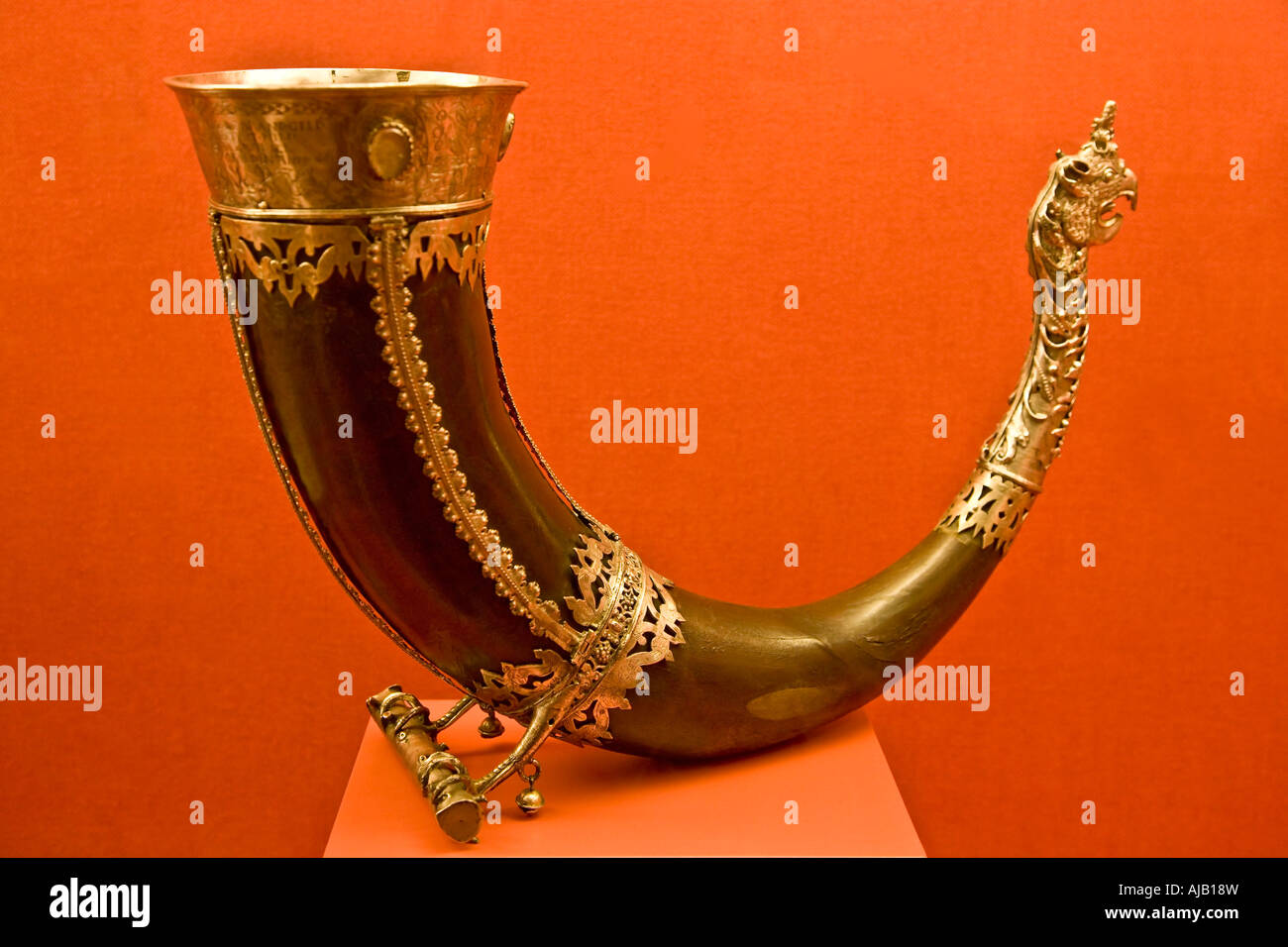 Drinking horn hires stock photography and images Alamy