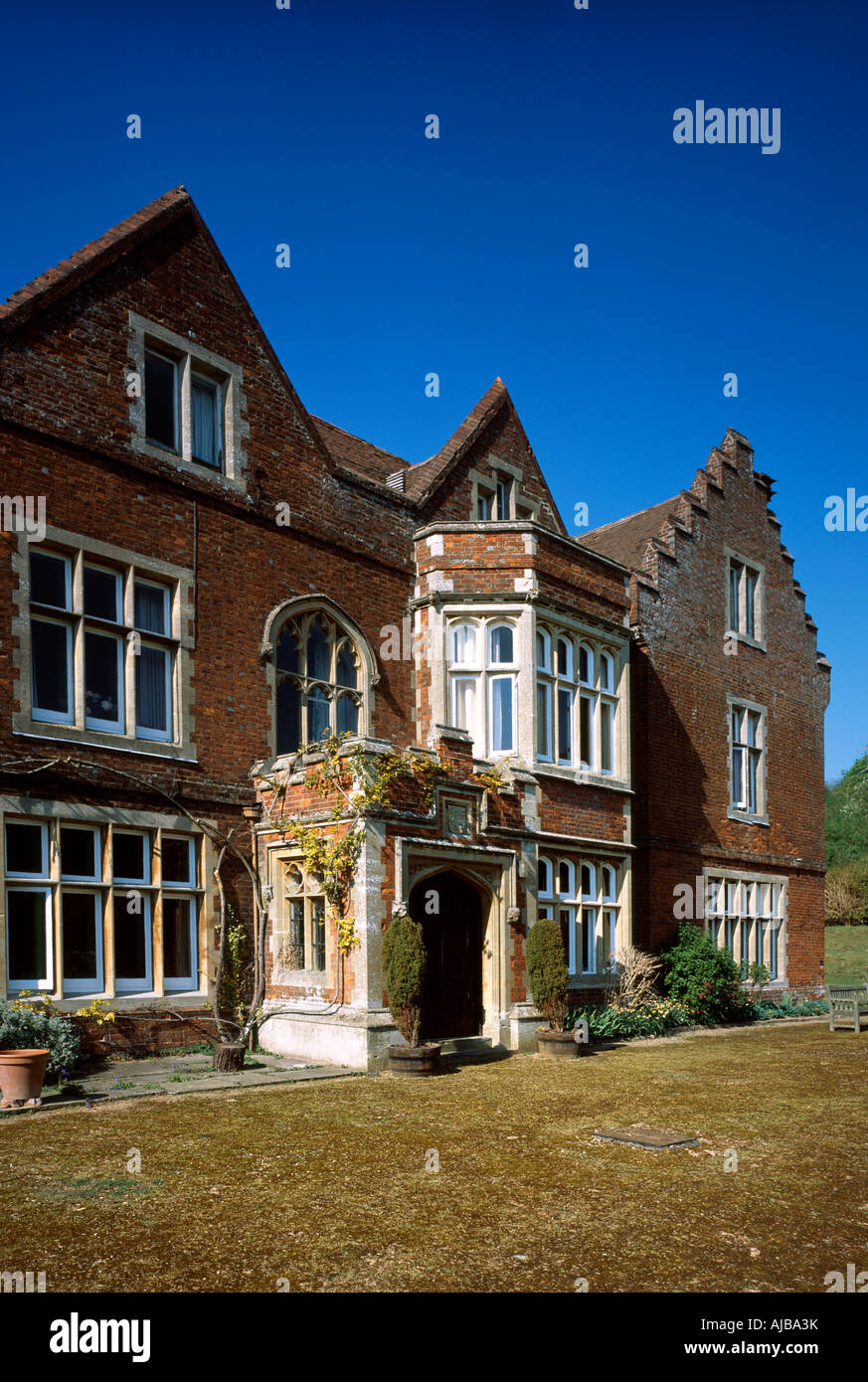 Roydon Hall historic country house building Kent England MCXZsm Stock Photo - Alamy
