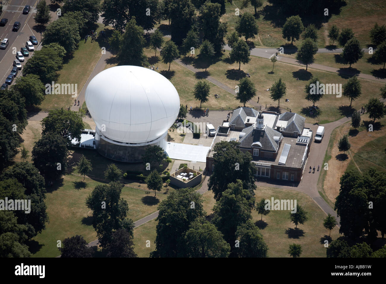 Serpentine south gallery hires stock photography and images Alamy