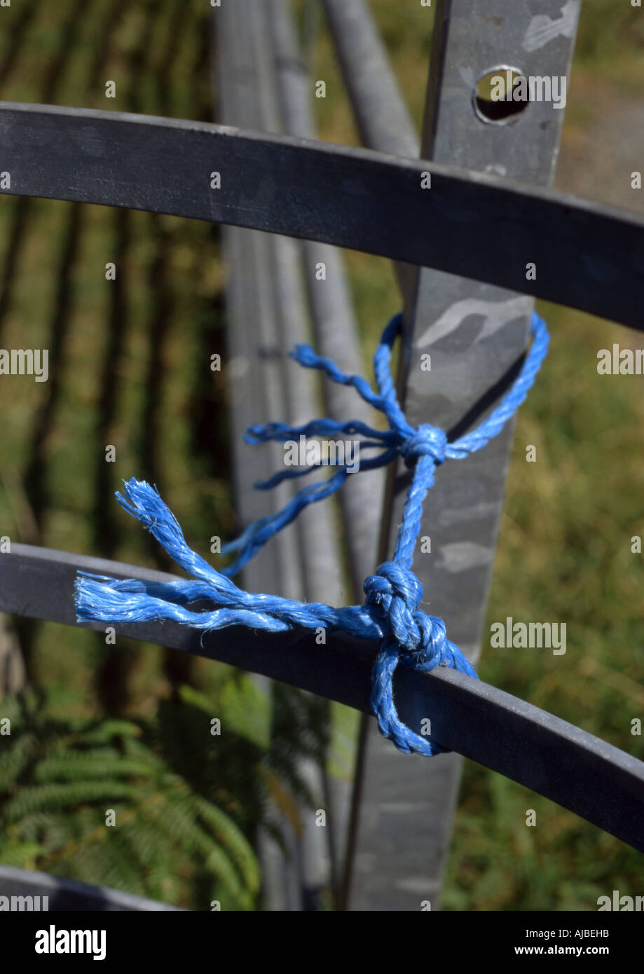Gate tied closed rope hi-res stock photography and images - Alamy