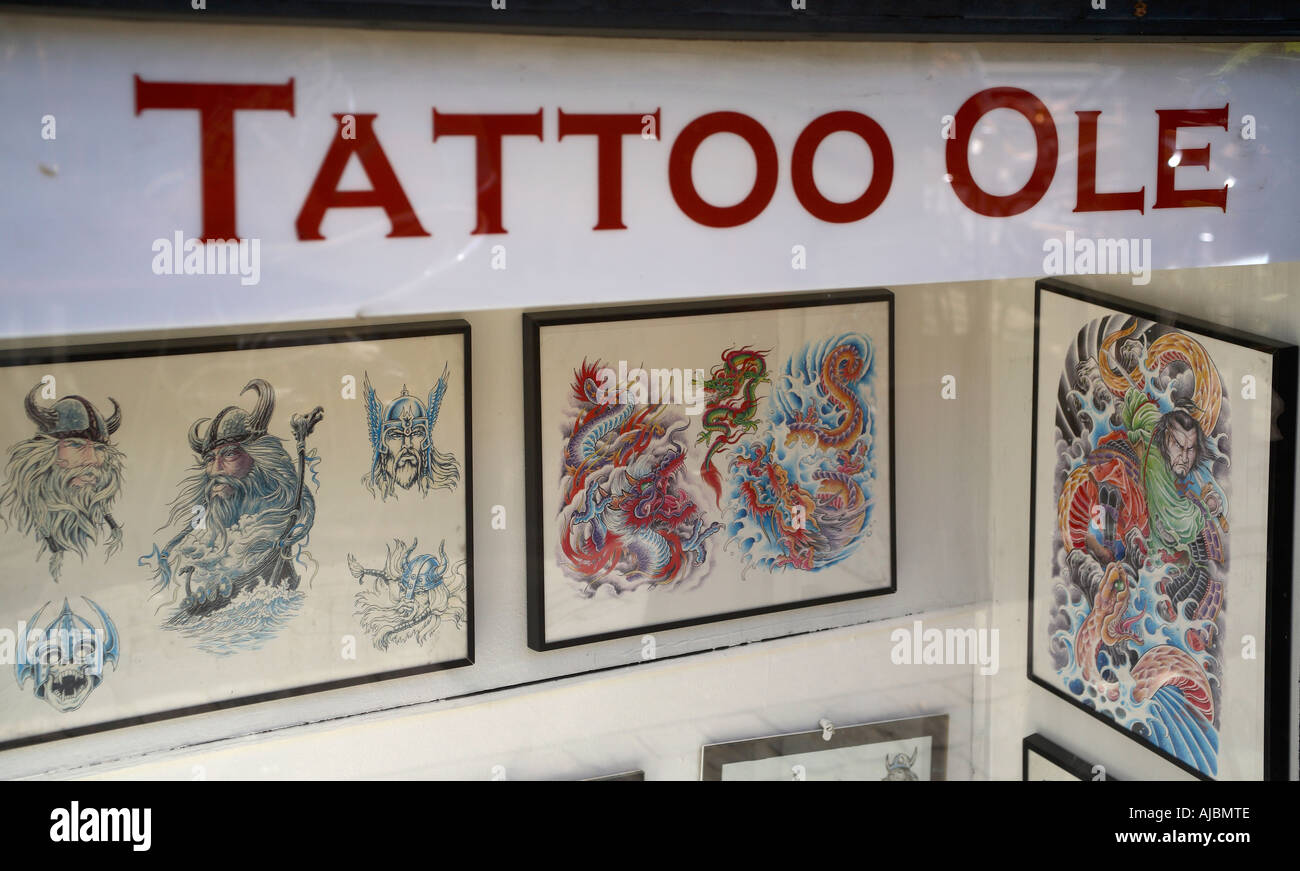 Denmark. Copenhagen. Nyhavn. Tattoo parlour Stock Photo Alamy