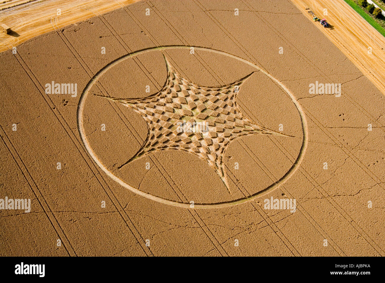 Crop Circle in field near Uffington Oxfordshire England from the air summer 2006 JMH1716 Stock Photo