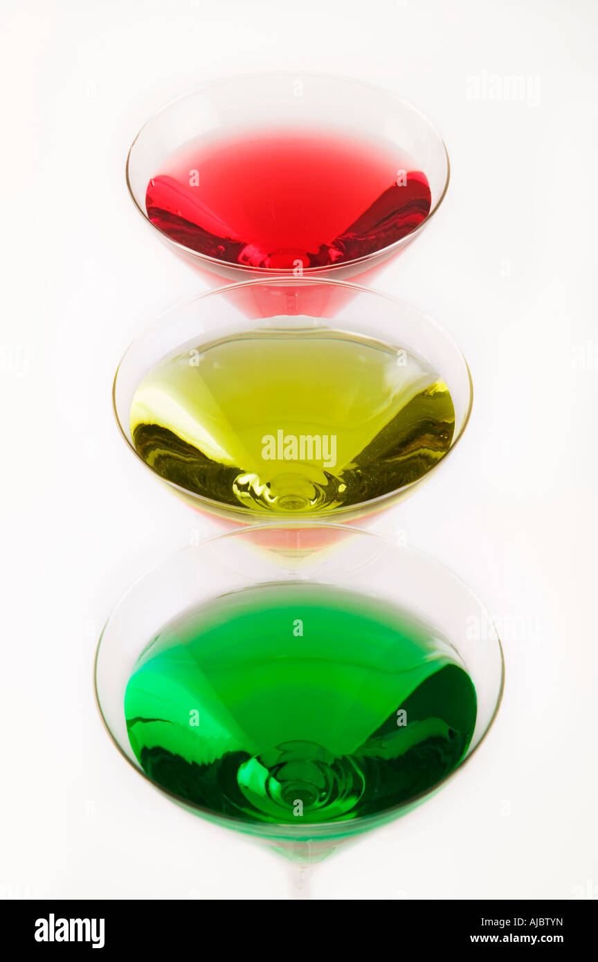 Full martini glass hi-res stock photography and images - Alamy