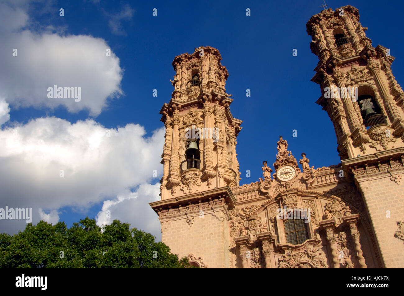 The Parroquia De Santa Prisca church in Taxco Stock Photo - Alamy