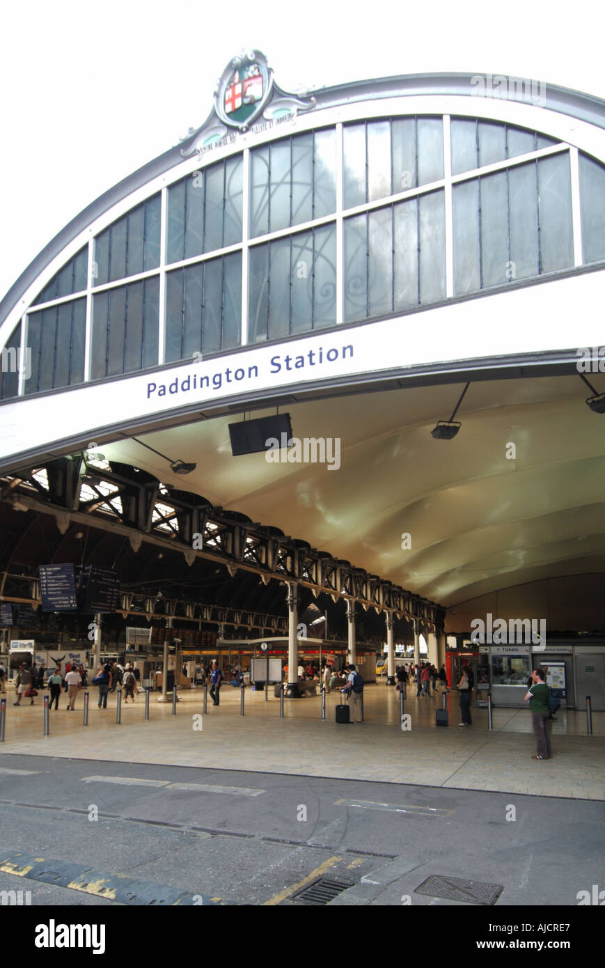Paddington station sign hires stock photography and images Alamy