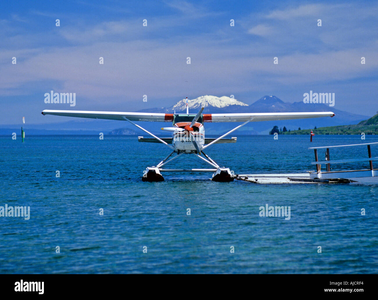 Pleasure flight Cessna 206 Seaplanes Lake Taupo Mount Ruapehu Tongariro