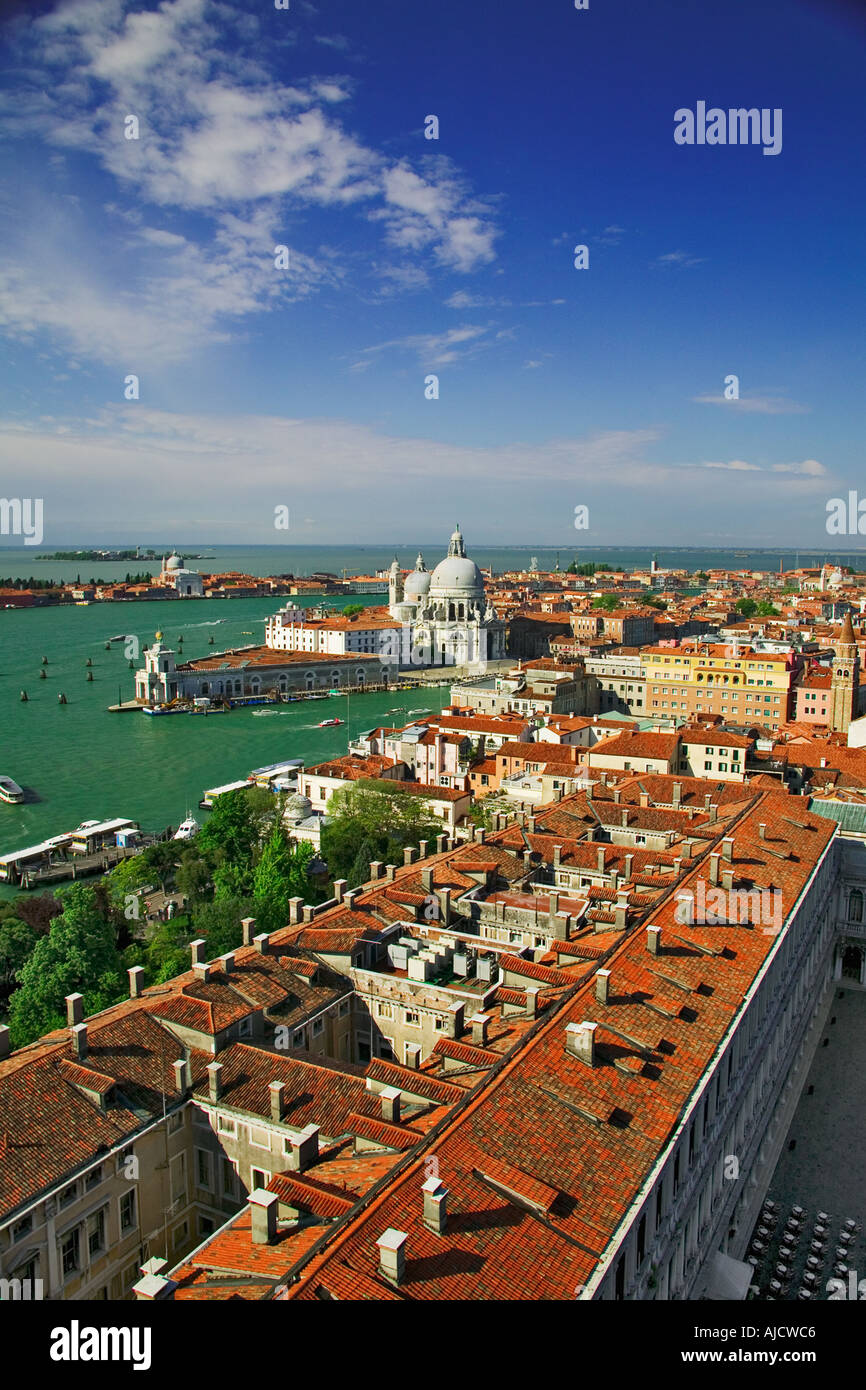 Venice rooftops hi-res stock photography and images - Alamy