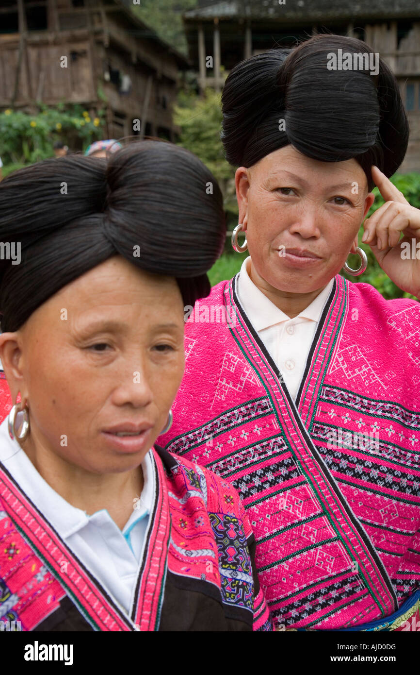 Yao women traditional hairstyles hi-res stock photography and images - Alamy