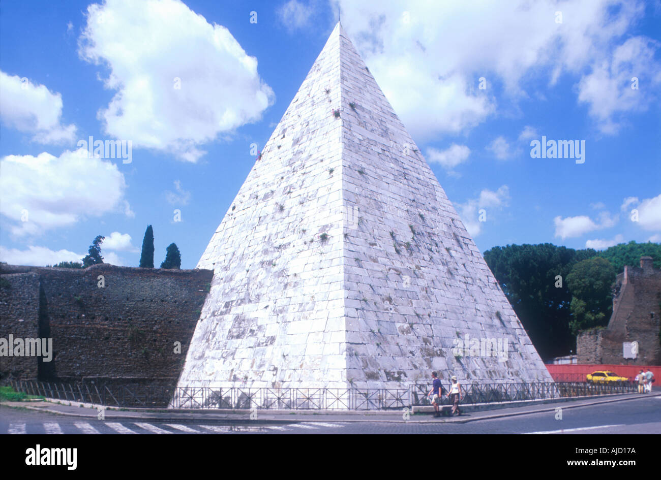 Cestius pyramide hi-res stock photography and images - Alamy