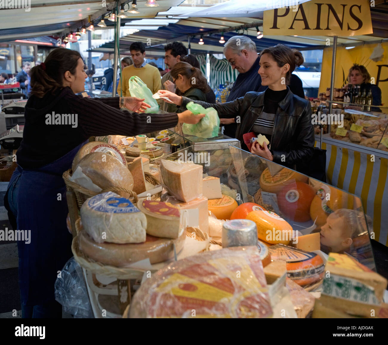 Street food vendor paris hires stock photography and images Alamy