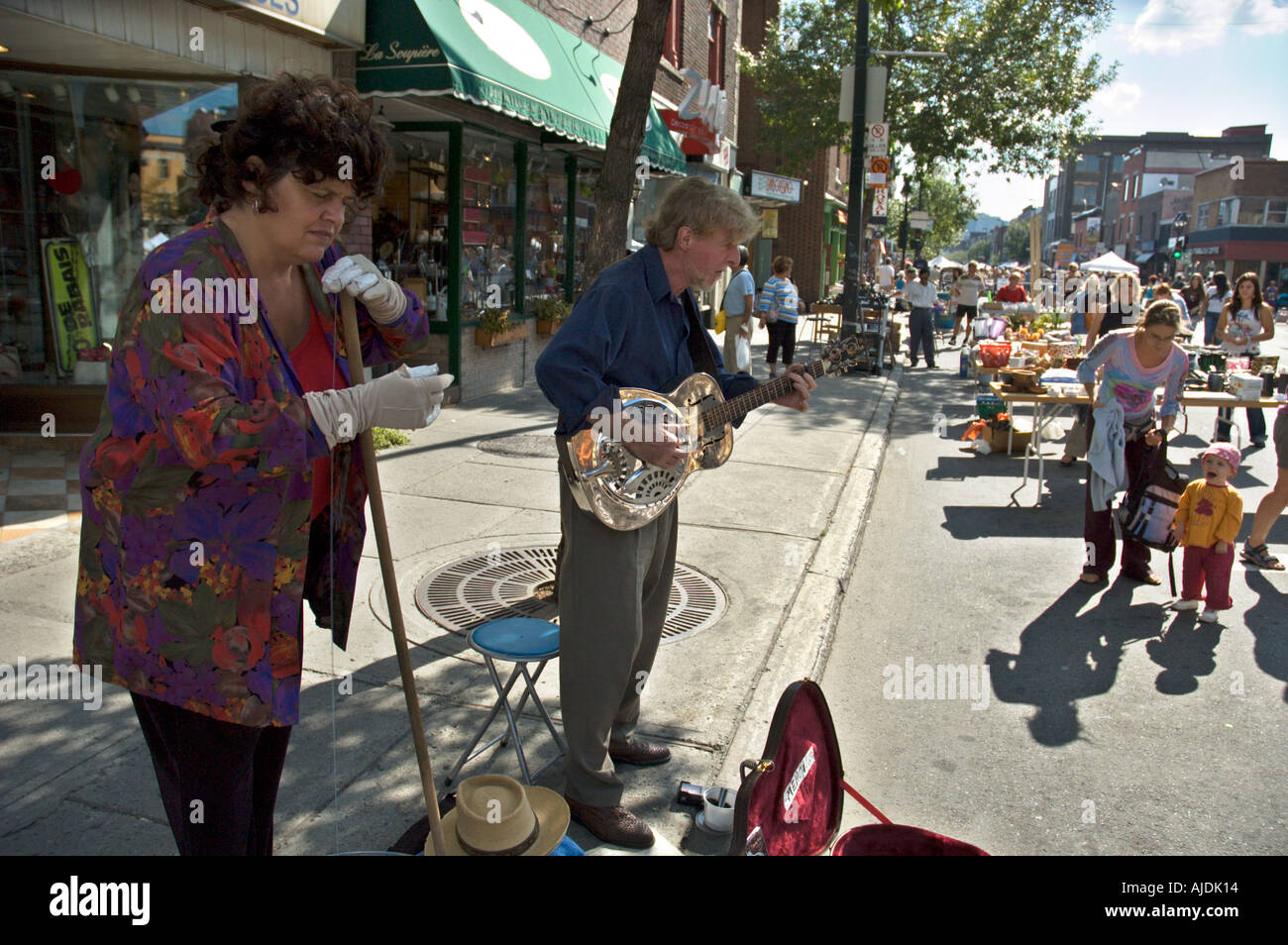 Duo of musicians hi-res stock photography and images - Alamy